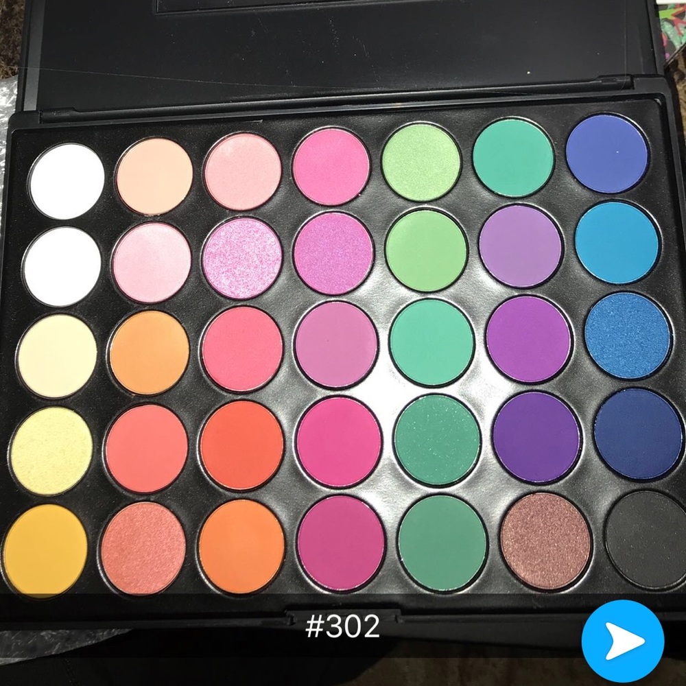 Eyeshadow palette